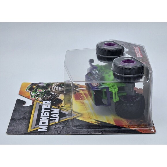 Spin Master Monster Jam Grave Digger 2025 Series 1 Purple 1:64 Diecast Truck - Picture 5 of 7